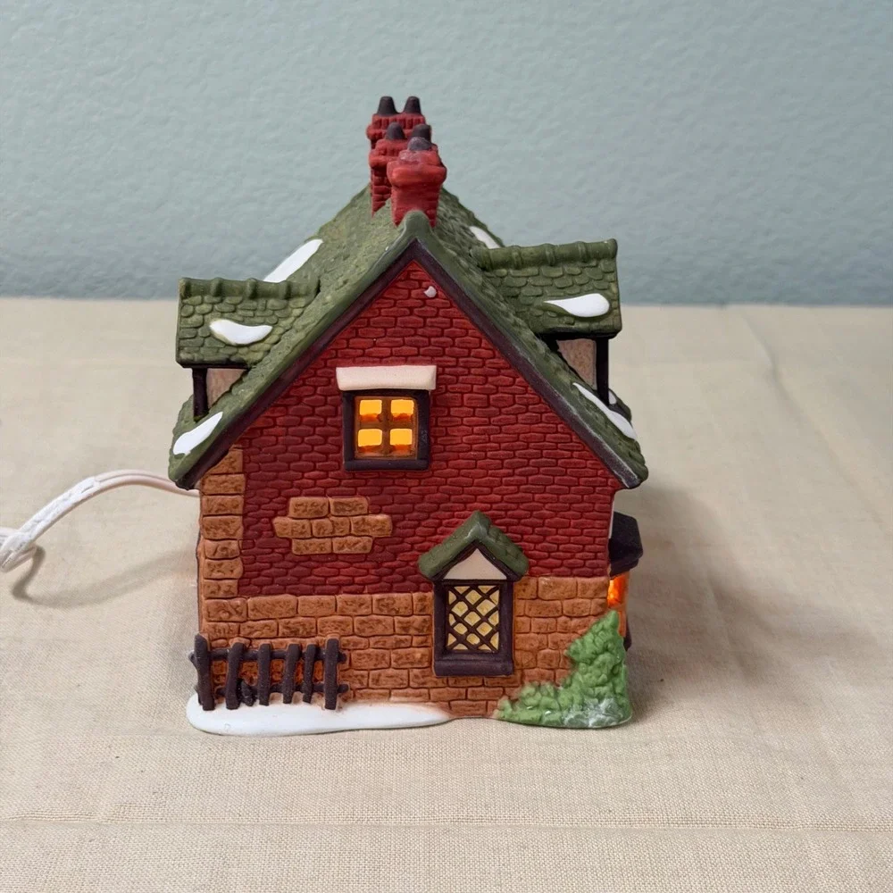 Vintage Lighted Christmas Village Cottage Nicholas Nickleby House w Box & Cord
